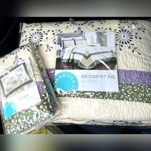 Martha Stewart bedspread with 2 shams